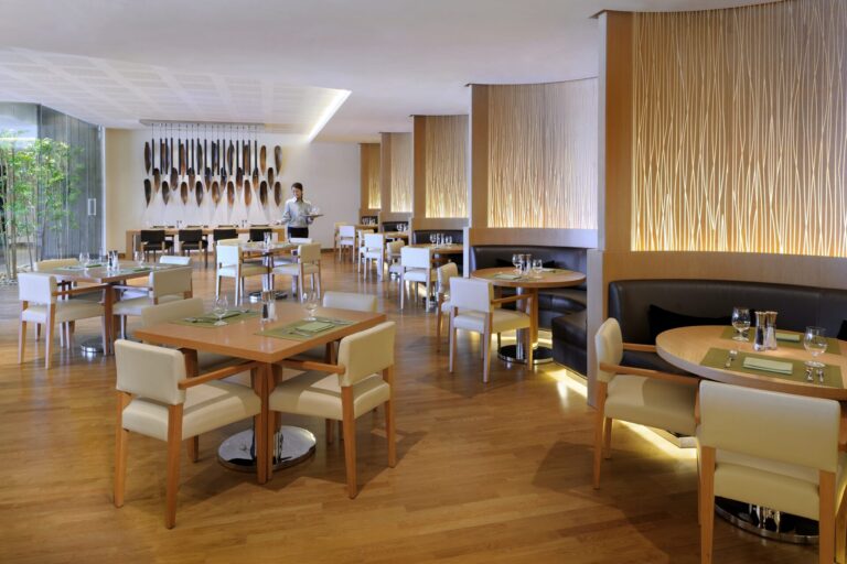 JWMM_Kitchen6_MainDiningArea2 (1)